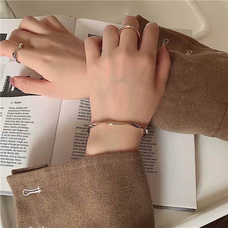 Simple fashion Mobius bracelet female fashion student bracelet adjustable high-end girlfriend style new bracelet