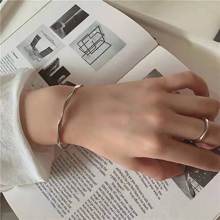 Simple fashion Mobius bracelet female fashion student bracelet adjustable high-end girlfriend style new bracelet