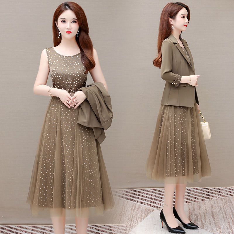 Fashion suit women's 2022 spring and autumn new suit dress fashion foreign temperament aging small suit two-piece set
