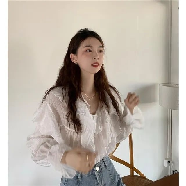 Ruffled V-neck shirt women's summer  new French style small fragrance design sense age-reducing temperament long-sleeved top