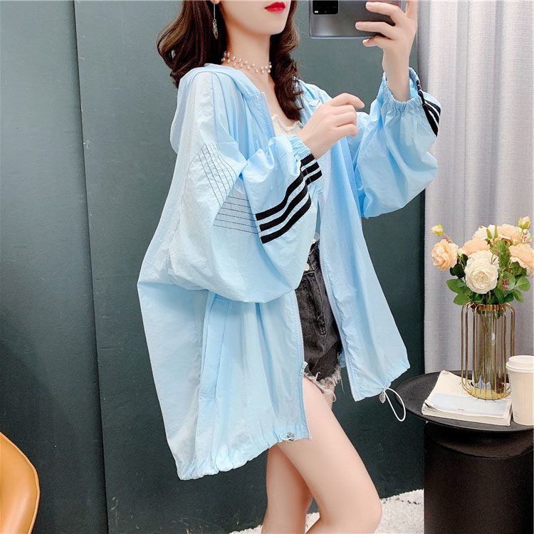 Hooded sunscreen clothes women 2022 new summer simple and versatile large sunscreen clothes anti ultraviolet loose coat women