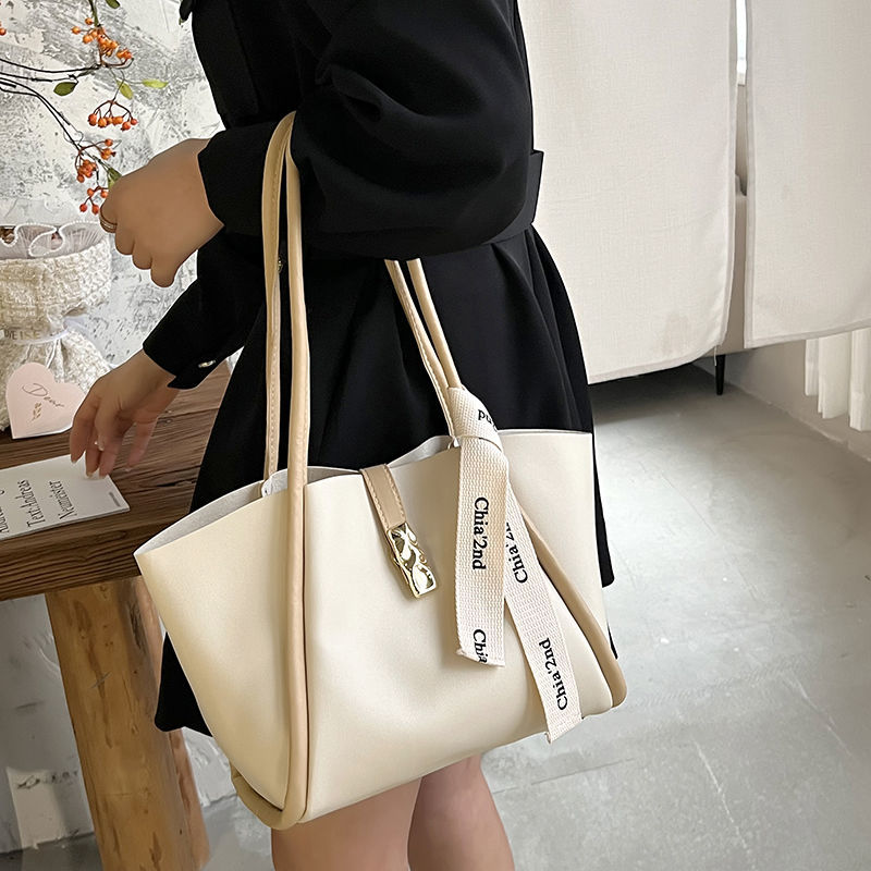 Large-capacity bag women's new explosive style high-end foreign style shoulder bag commuting all-match tote bag large bag