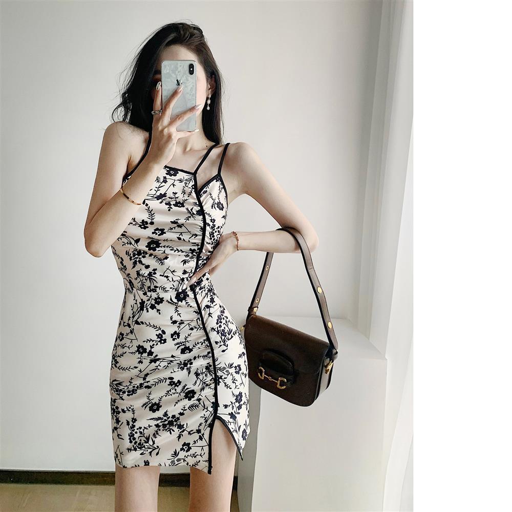 Scheming retro printed pleated slim dress for women summer new style internet celebrity temperament slit sexy hip-covering suspender skirt