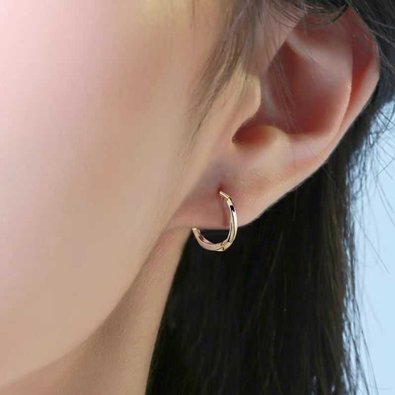 纯银耳扣女小众设计新款潮素耳圈耳钉高级感银耳环养耳洞耳饰