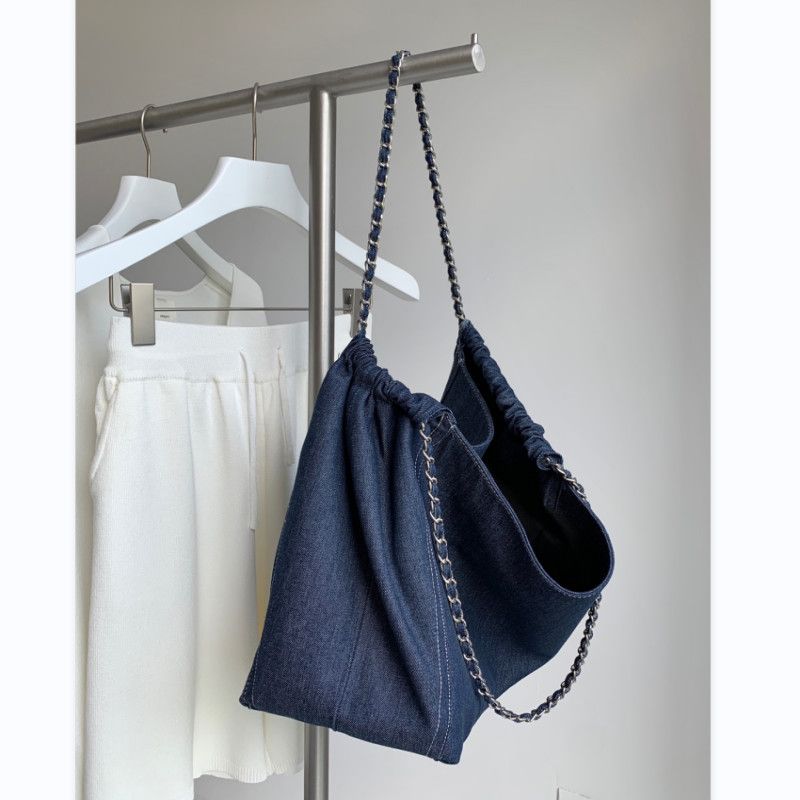 Borsa per donna 2024 nuova grande capacità versatile in tessuto alla moda in metallo con tracolla a catena in denim borsa casual_voghion.com