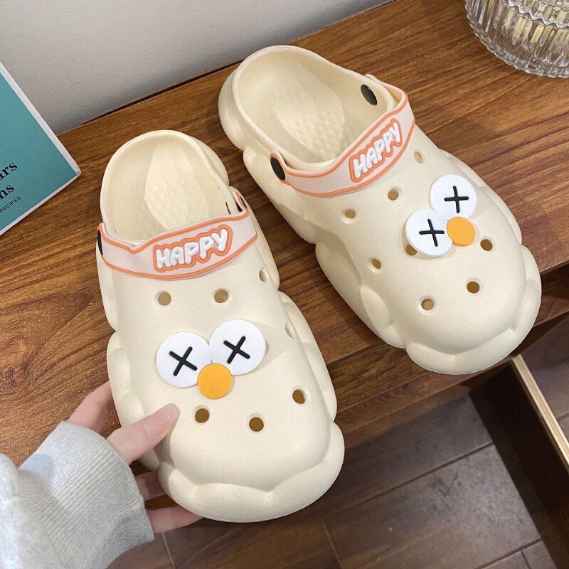 Hole shoes women's summer Korean version of ins tide anti-skid outer wear cartoon cute girl heart Baotou beach slippers nurse shoes