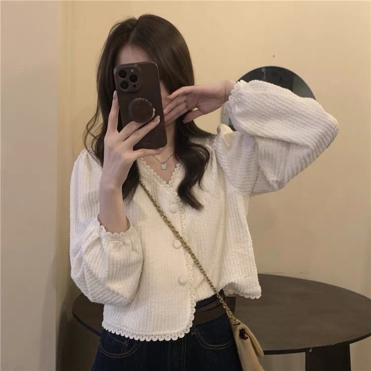 Spring and autumn new Korean style temperament V-neck lace sweet all-match texture chic chic niche shirt ladies tops