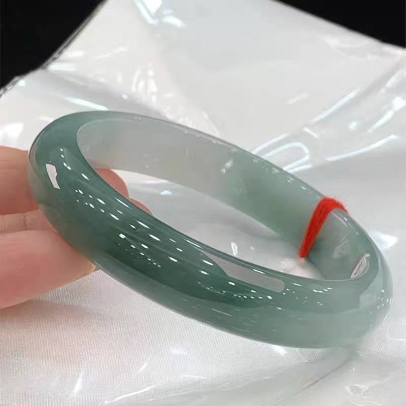 天然A貨玉手鐲翡翠色女玉鐲子旺夫保真淡綠玉石翠綠飄花手鍊真玉