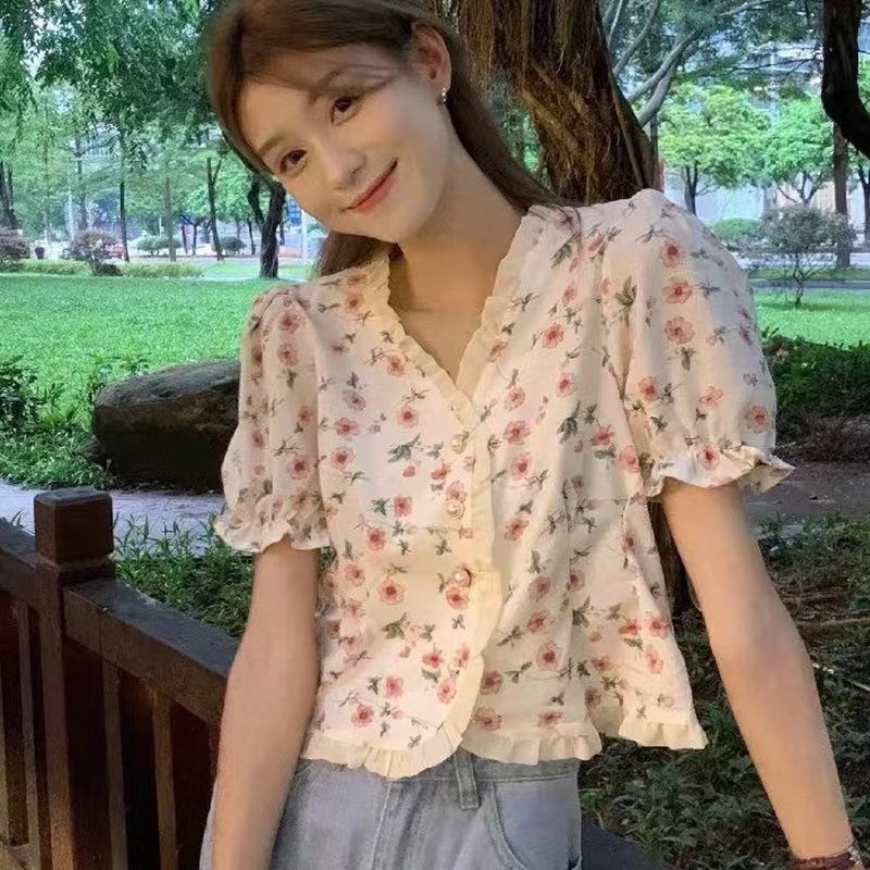 設計感小眾碎花短款上衣別致襯衣夏季寬鬆V領短袖薄款甜美襯衫女
