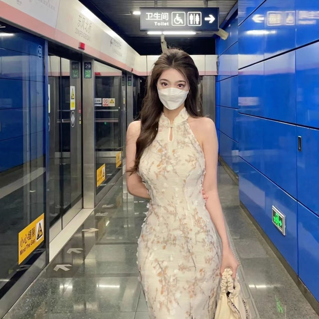 踏雪尋梅掛脖碎花雪紡改良旗袍連衣裙女裝2023春夏修身氣質長裙