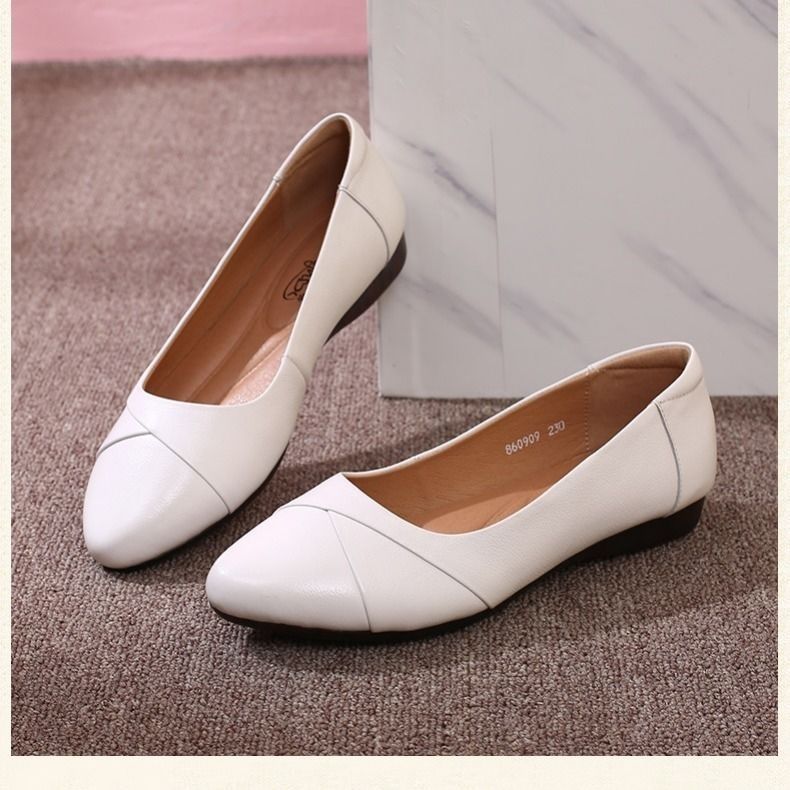 Real soft leather mother's single shoes women's non-slip tendon soft bottom spring and autumn comfortable middle-aged and elderly flat shoes professional work shoes