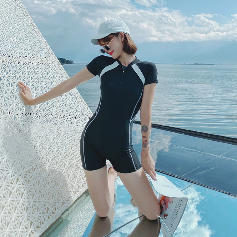 New popular high-end plus size sports swimwear for women in swimming pools, professional conservative belly covering, slimming one-piece sun protection