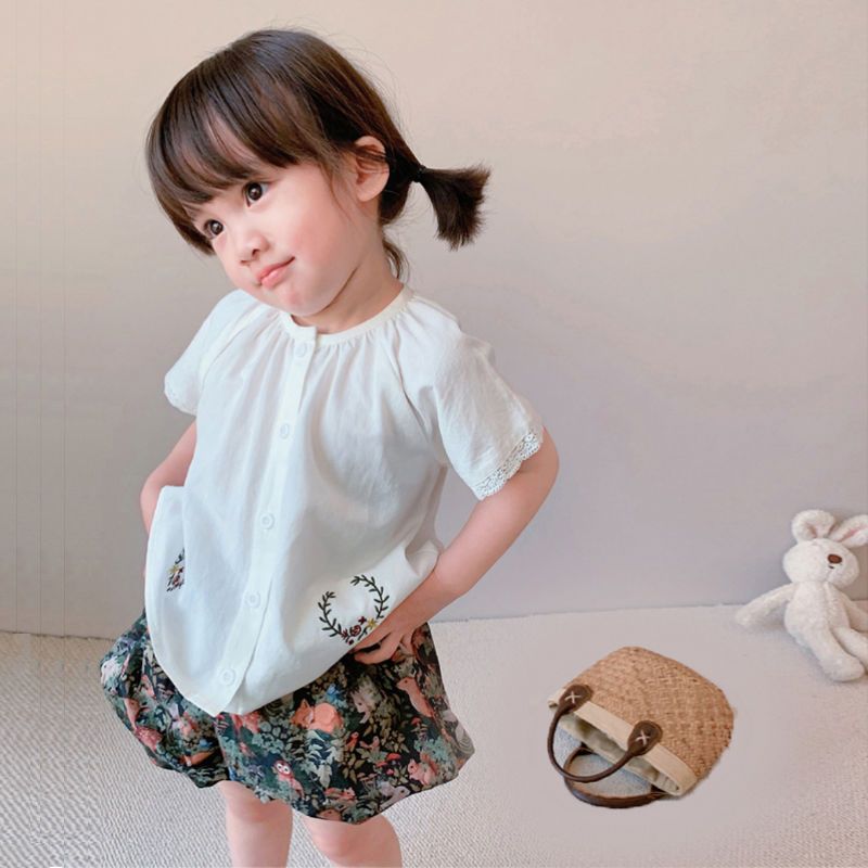 Girls' suit 2022 summer new cotton embroidered shirt Mori Korean fashion baby floral shorts two-piece set
