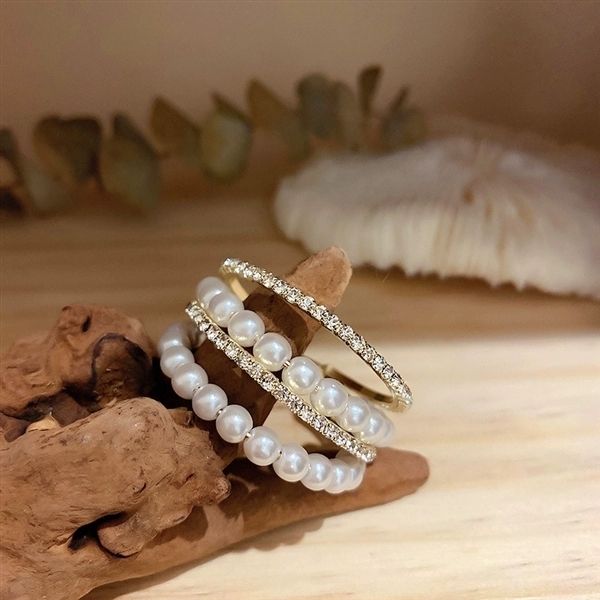 Charmante Perlen Und Glitzernde Diamant Doppel Hoop Ohrringe_voghion.com
