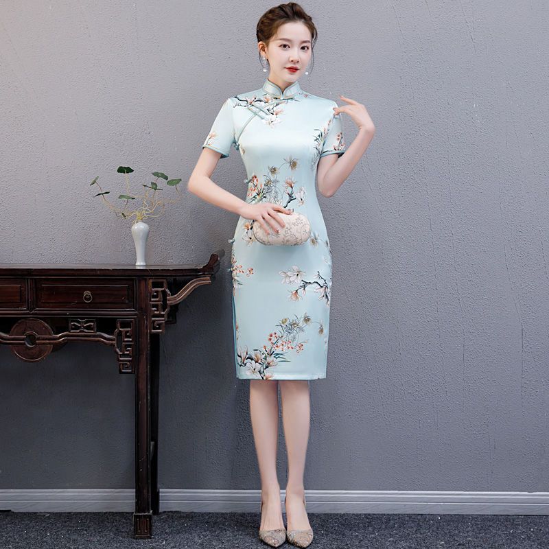 High-end cheongsam noble lady young style Republic of China style retro improved cheongsam dress 50 to 60 years old mother dress woman