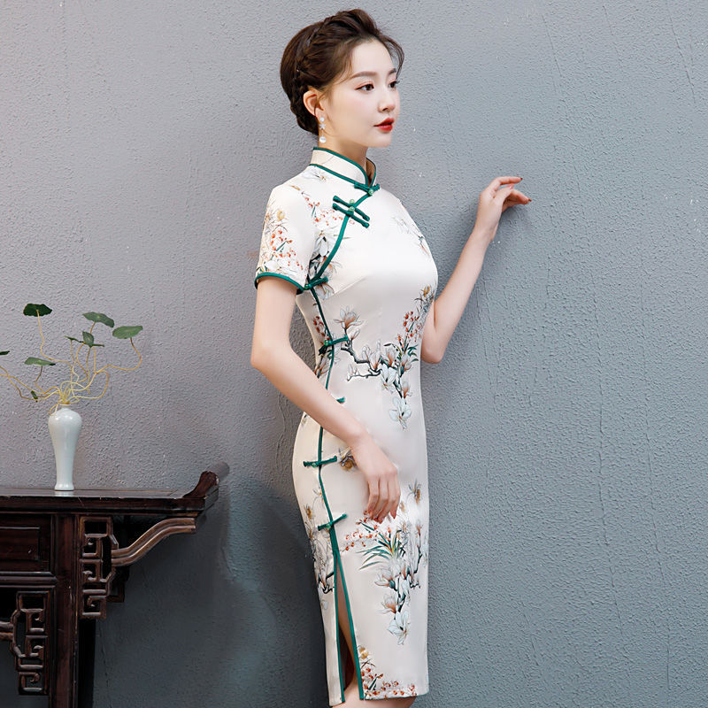 High-end cheongsam noble lady young style Republic of China style retro improved cheongsam dress 50 to 60 years old mother dress woman