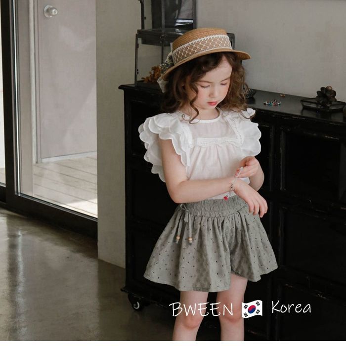 Girls' new 2023 summer shirt white lace sleeves Korean version of the princess style sweet cotton top girl baby T