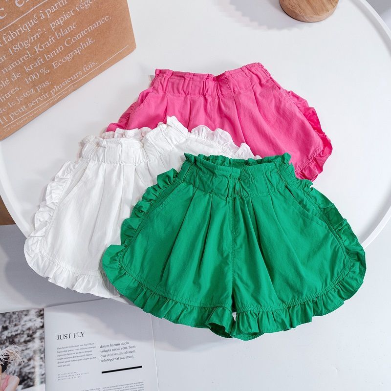 Girls' summer clothes 2022 summer new shorts for small and medium-sized children's foreign style lotus leaf edge lace casual pants children's summer pants
