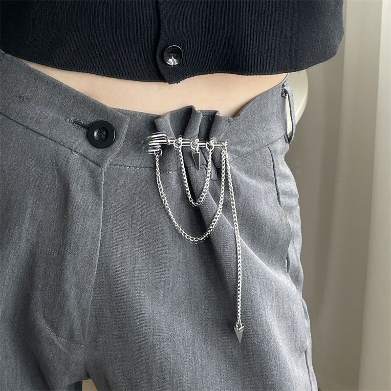 Change the belt to a smaller size, tighten the trousers, waist pin, hip-hop trendy chain, clothes decoration, suit brooch, women's suit accessories