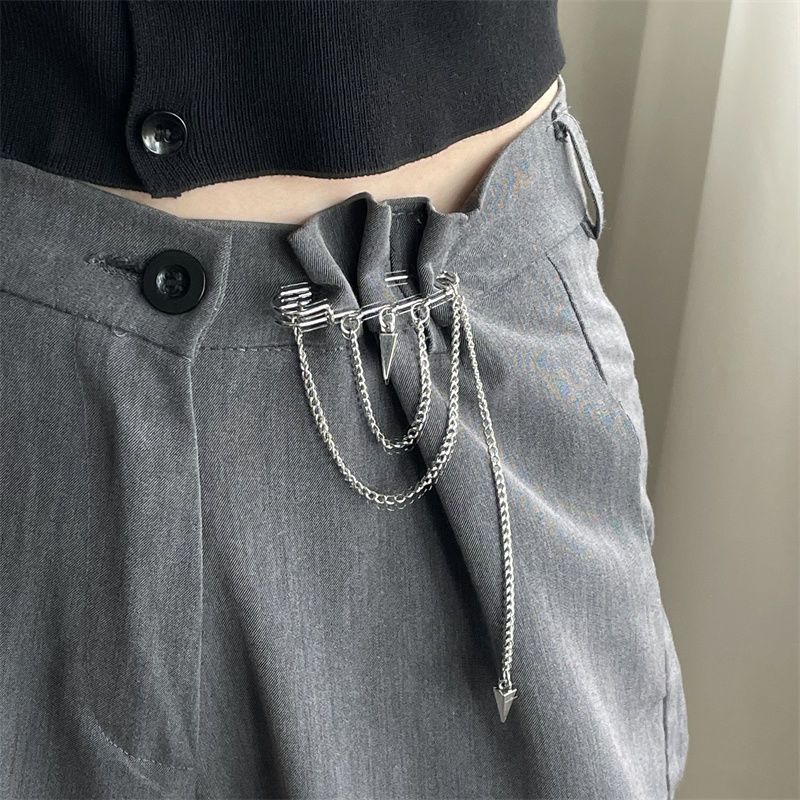 Change the belt to a smaller size, tighten the trousers, waist pin, hip-hop trendy chain, clothes decoration, suit brooch, women's suit accessories