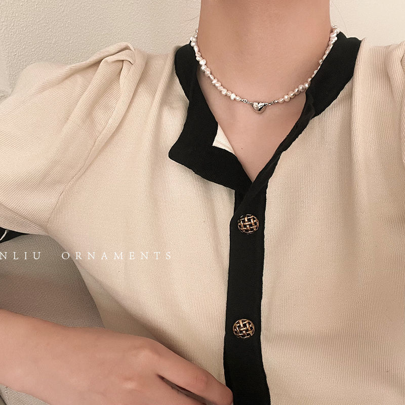 Baroque shaped freshwater pearl necklace women's light luxury niche high-level design sense retro clavicle chain neck chain accessories