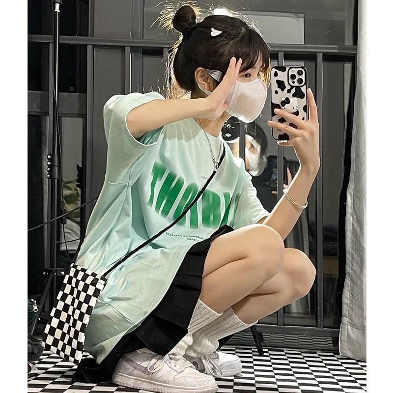 Super hot mint milk green short-sleeved t-shirt women's summer new Korean version loose student design sense clothes ins tide