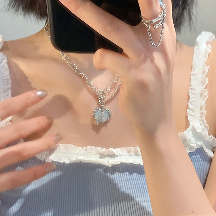 Summer love necklace women's light luxury niche design high-end cold style clavicle chain necklace 2022 new trend