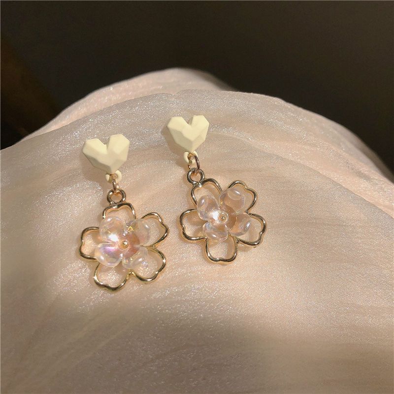 Super fairy! Transparent flower earrings, white peach heart ins niche design, French elegant earrings, women's earrings trendy