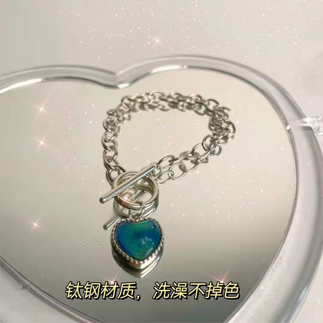 Temperature-sensitive color-changing love bracelet pearl butterfly double-layer chain pendant bracelet girl's heart ins does not fade sweet and cool