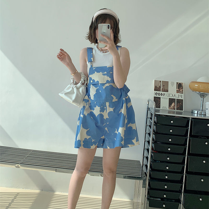 Straps and Shorts Women's Spring/Summer 2022 Blue Sky White Clouds Printed Age-Reduction Dress Women