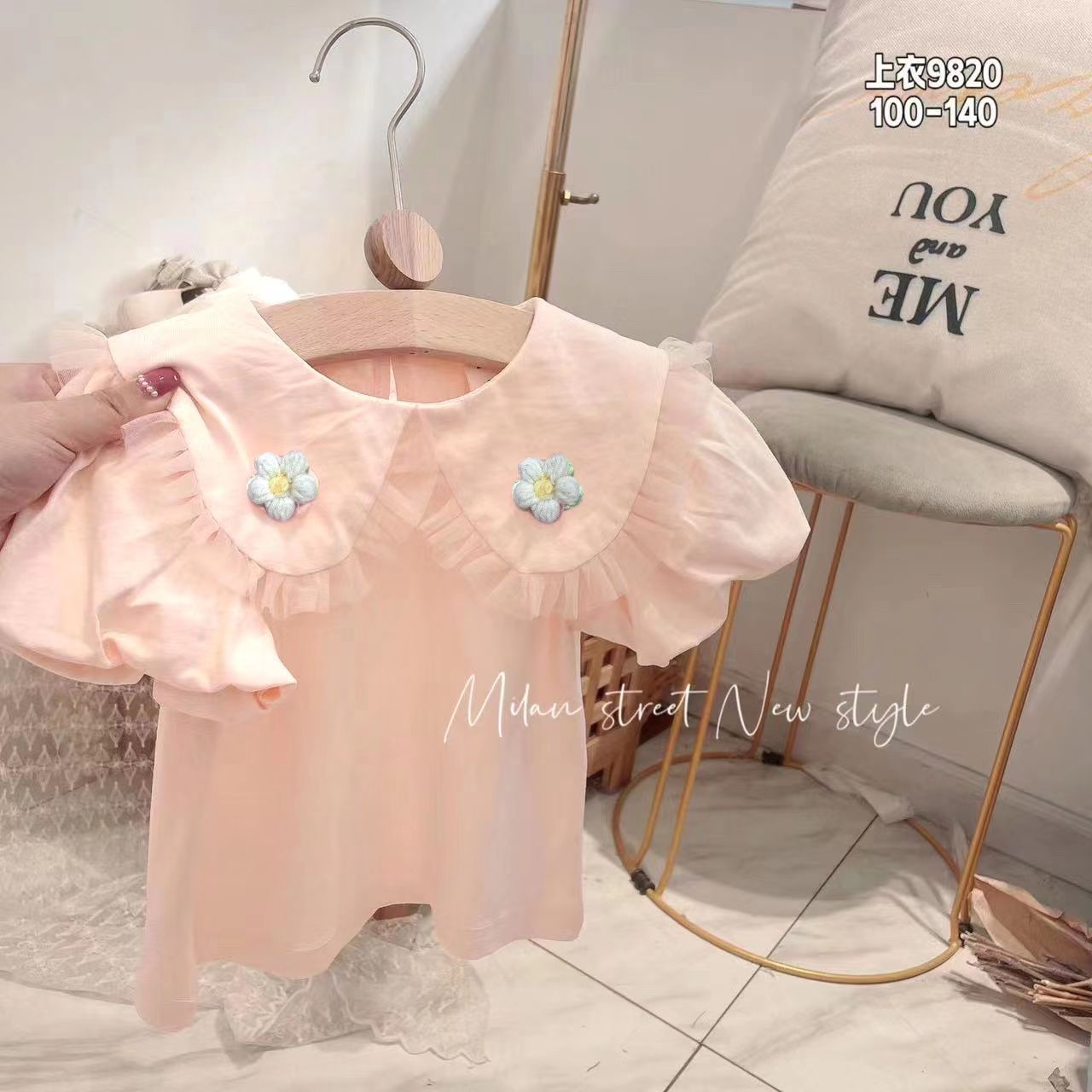 2022 summer new girl's solid color top girl baby sweet three-dimensional flower doll collar casual short-sleeved T-shirt.
