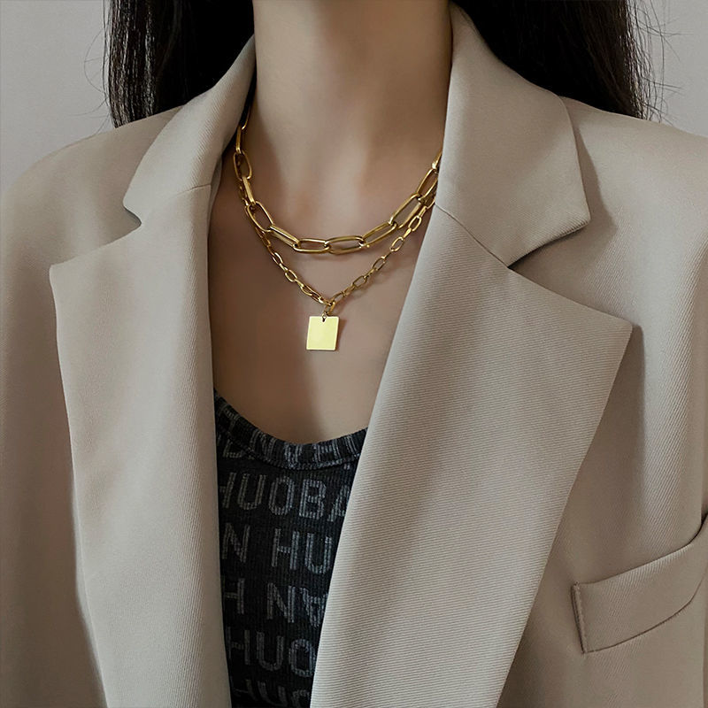 European and American light luxury necklace women's 2022 new niche design double-layer stacked metal chain clavicle chain accessories