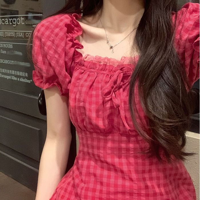 方領泡泡袖樹莓紅連衣裙女夏2022新款韓系甜辣收腰顯瘦短袖短裙子