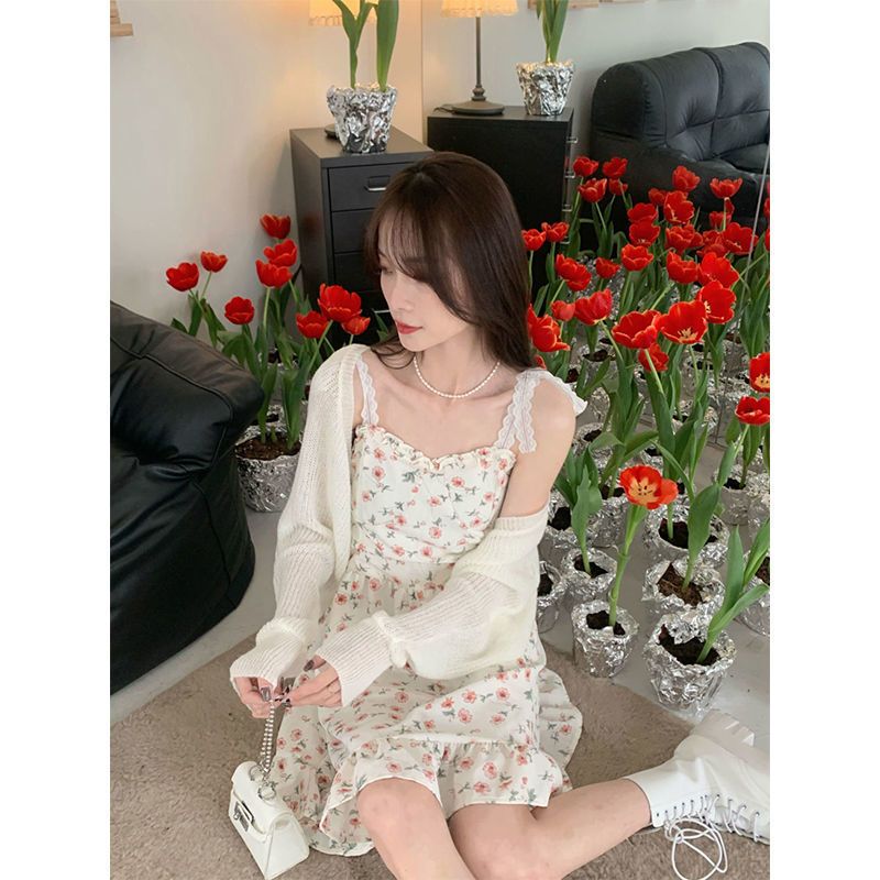 Sweet and spicy wind floral suspender dress set women's spring and summer thin knitted Cape cardigan sweet waist short skirt