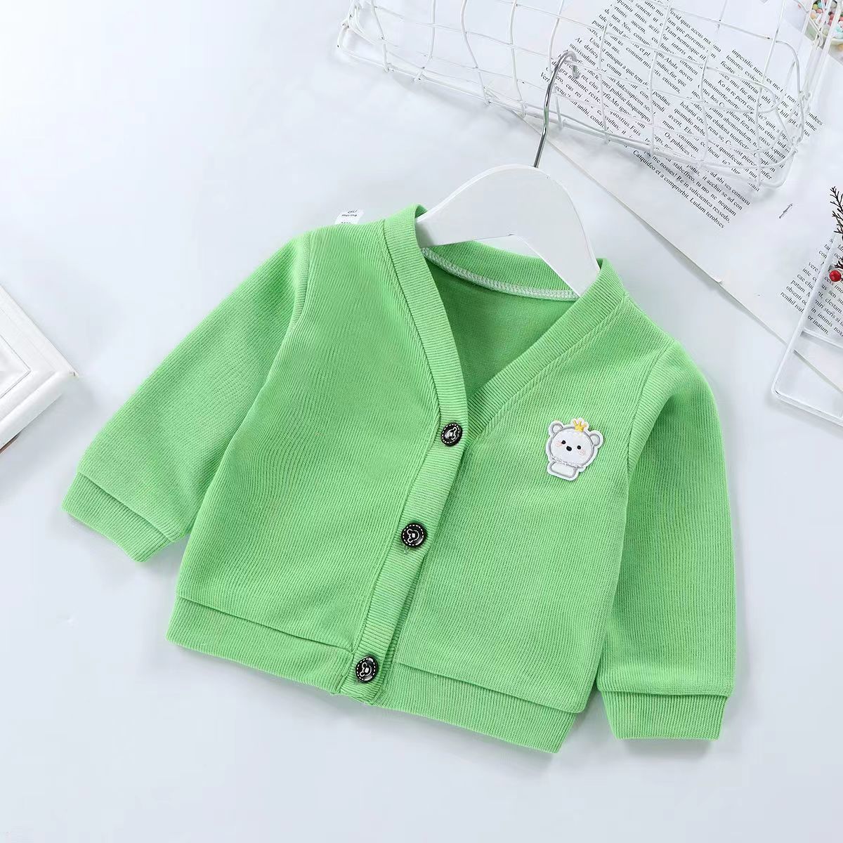 Children's jacket baby V-neck sweater boys and girls spring and autumn long-sleeved jacket single top baby knitted cardigan