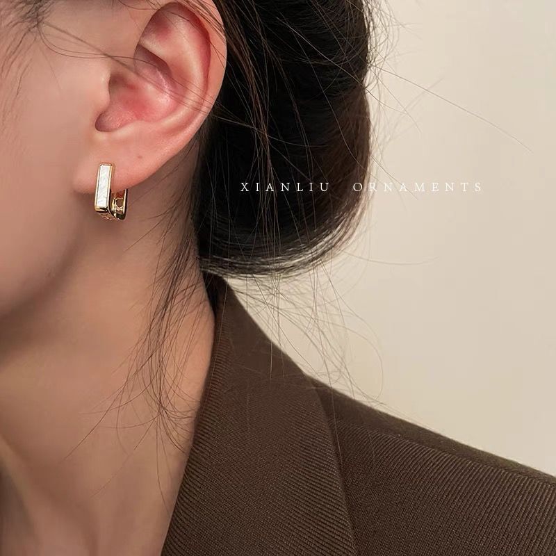 方形贝壳耳钉女耳扣高级感轻奢耳圈韩国气质耳环2022年新款潮耳饰