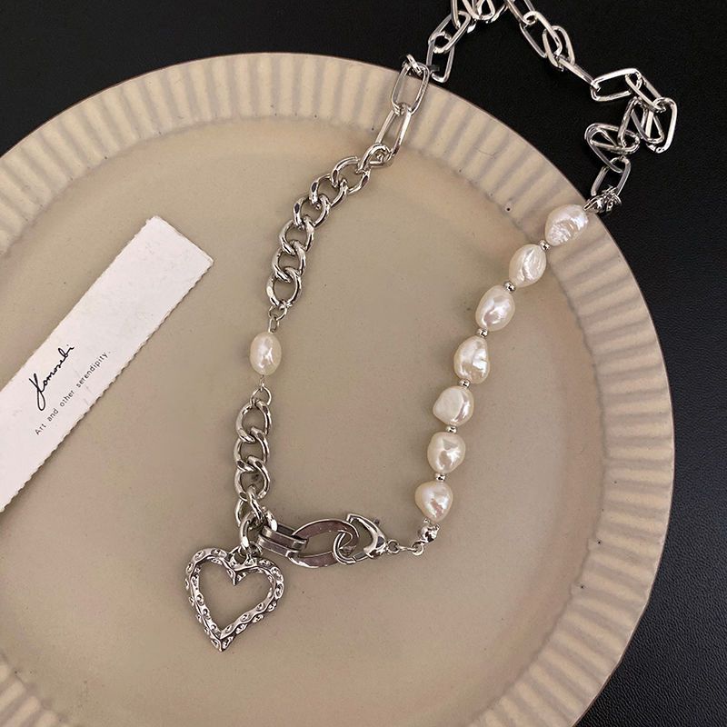Light luxury niche pearl love necklace 2022 new female ins hip-hop hot girl high-end clavicle chain accessories