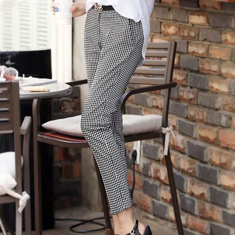 2023 summer thin Korean style slim pencil pants women's new elastic black and white plaid nine-point pants women