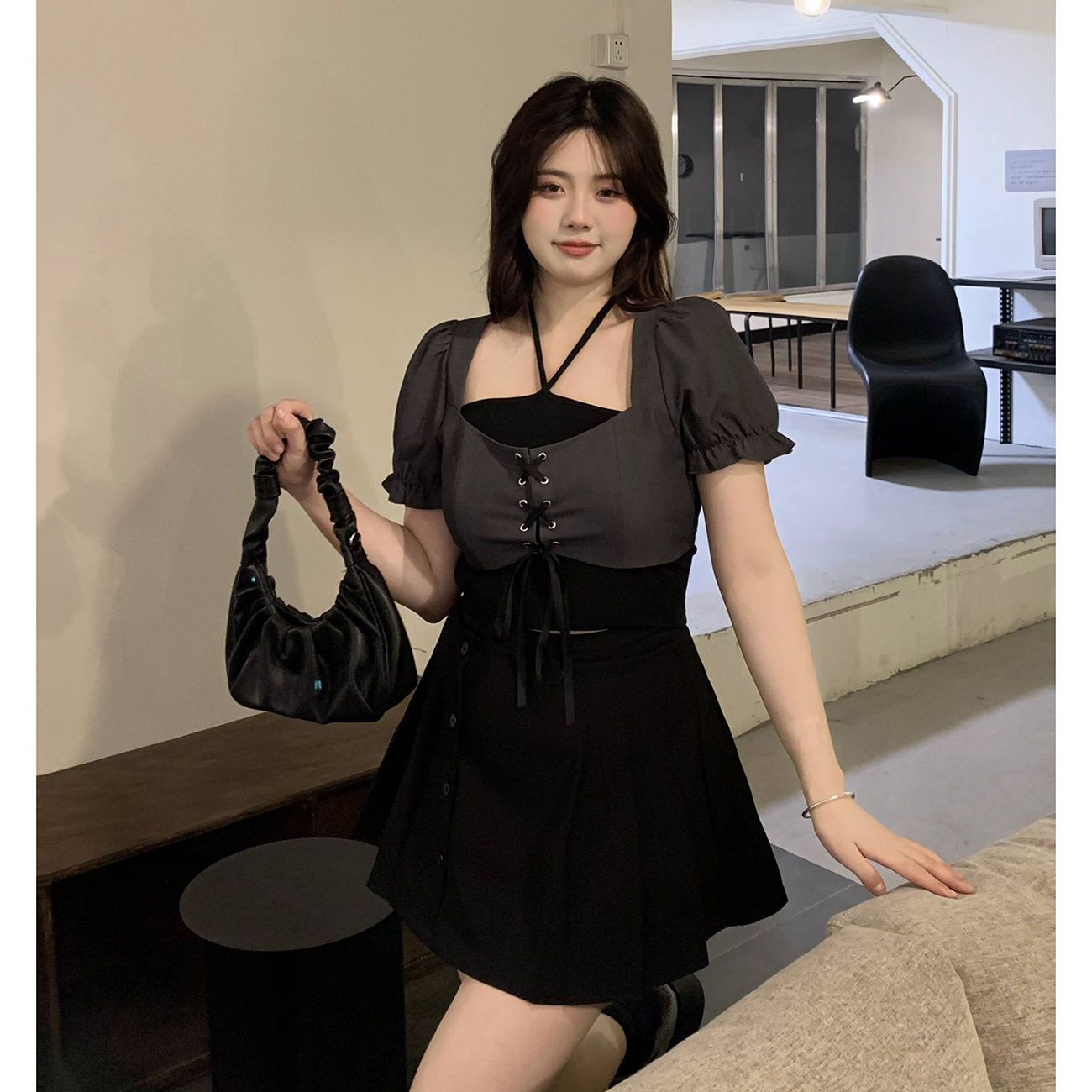 大碼夏掛脖設計感短袖襯衫T恤辣妹上衣女純欲風胖mm半身裙三件套