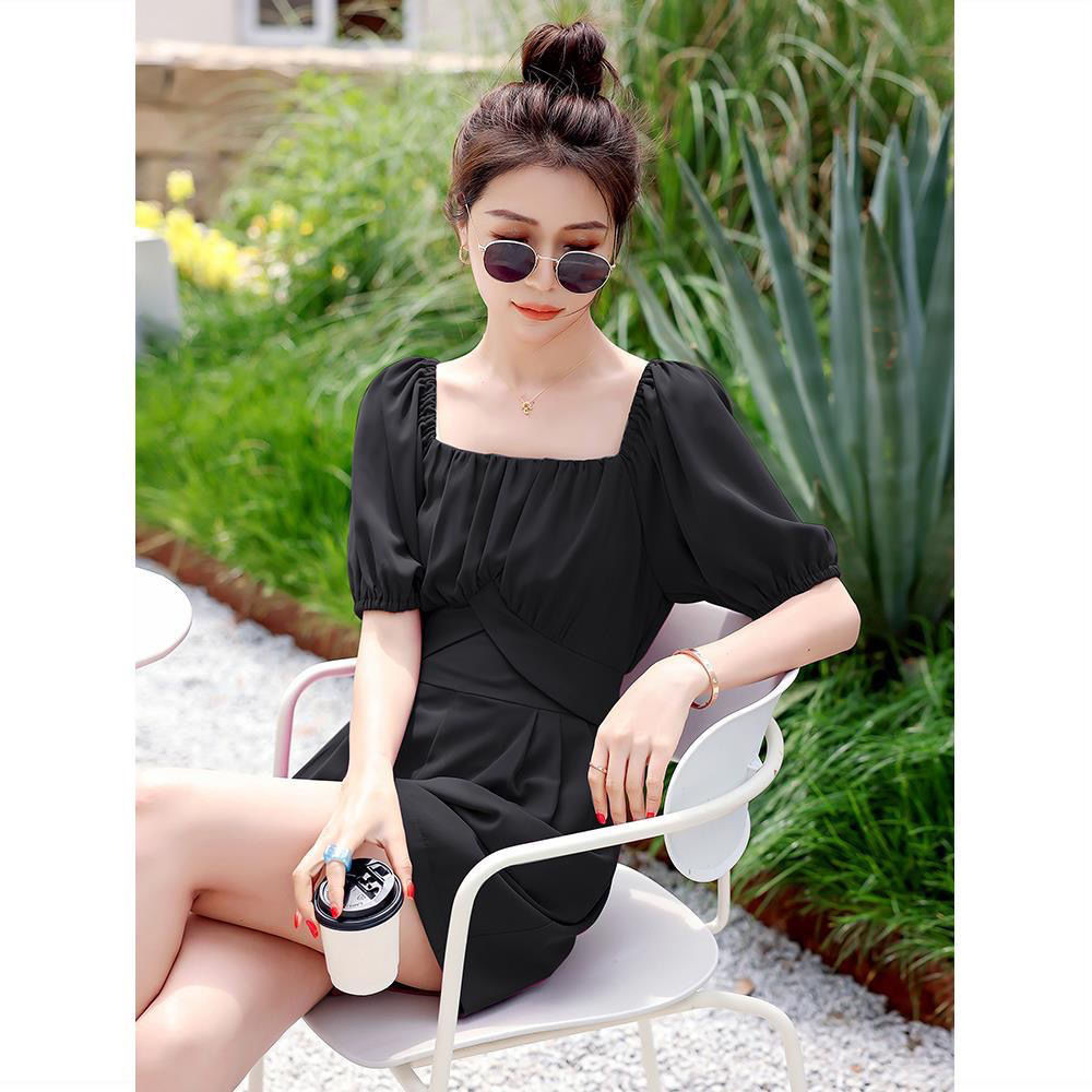 Fashion age-reducing jumpsuit shorts 2022 summer new small fresh temperament French slimming jumpsuit women's trend