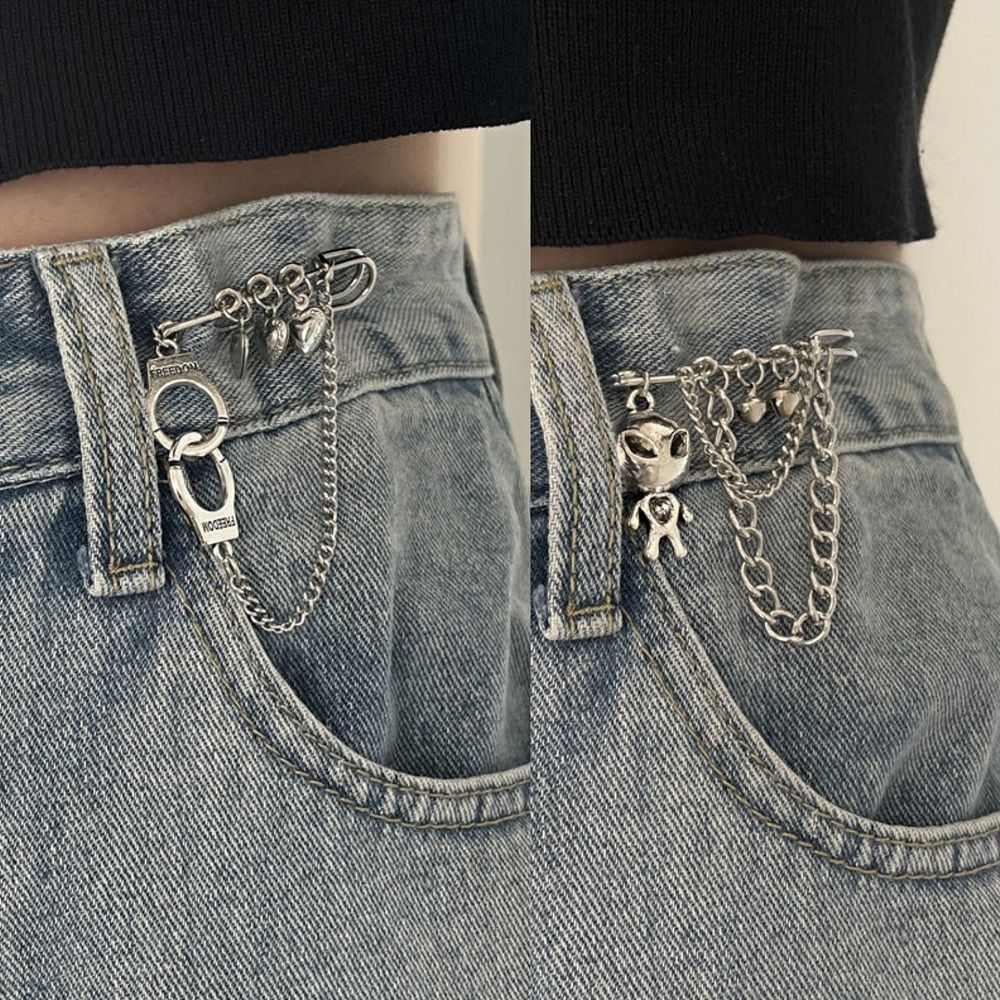 The waist of the pants has been greatly changed. The waist is small. It is a magic tool. Women's Korean ins are versatile. Chain metal pins. Butterfly decoration. Simple brooch