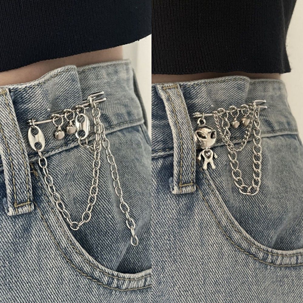 The waist of the pants has been greatly changed. The waist is small. It is a magic tool. Women's Korean ins are versatile. Chain metal pins. Butterfly decoration. Simple brooch