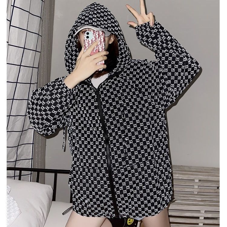 Trendy brand printed fashion reflective letters sunscreen clothes women's European goods spring / summer 2022 loose hooded jacket trench coat