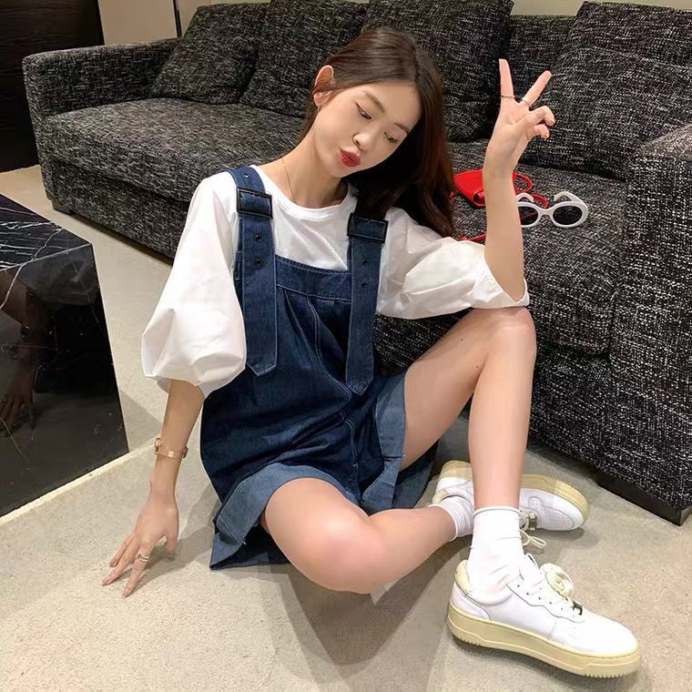 Thin denim suspenders shorts women's small summer Korean version loose-fitting age-reducing straight-legged slim one-piece wide-leg pants [shipped within 8 days]