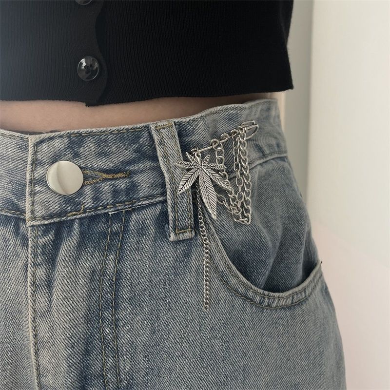 The waist of the pants has been greatly changed. The waist is small. It is a magic tool. Women's Korean ins are versatile. Chain metal pins. Butterfly decoration. Simple brooch