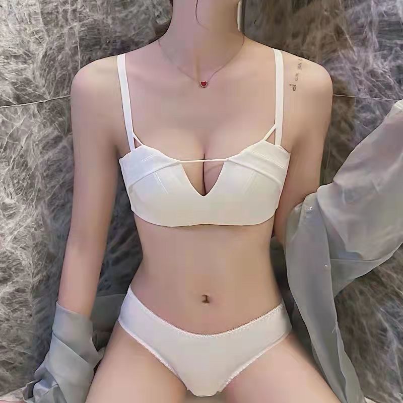 The new style of underwear women's suits without steel rings small chest gather girls adjustable bra pure thin section seamless underwear
