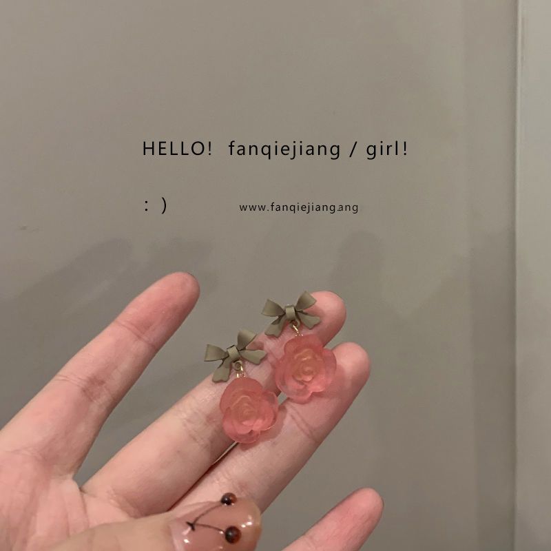 花朵耳釘女適合夏天的霧蒙蒙小眾設計感耳環2021新款潮冷性風耳飾