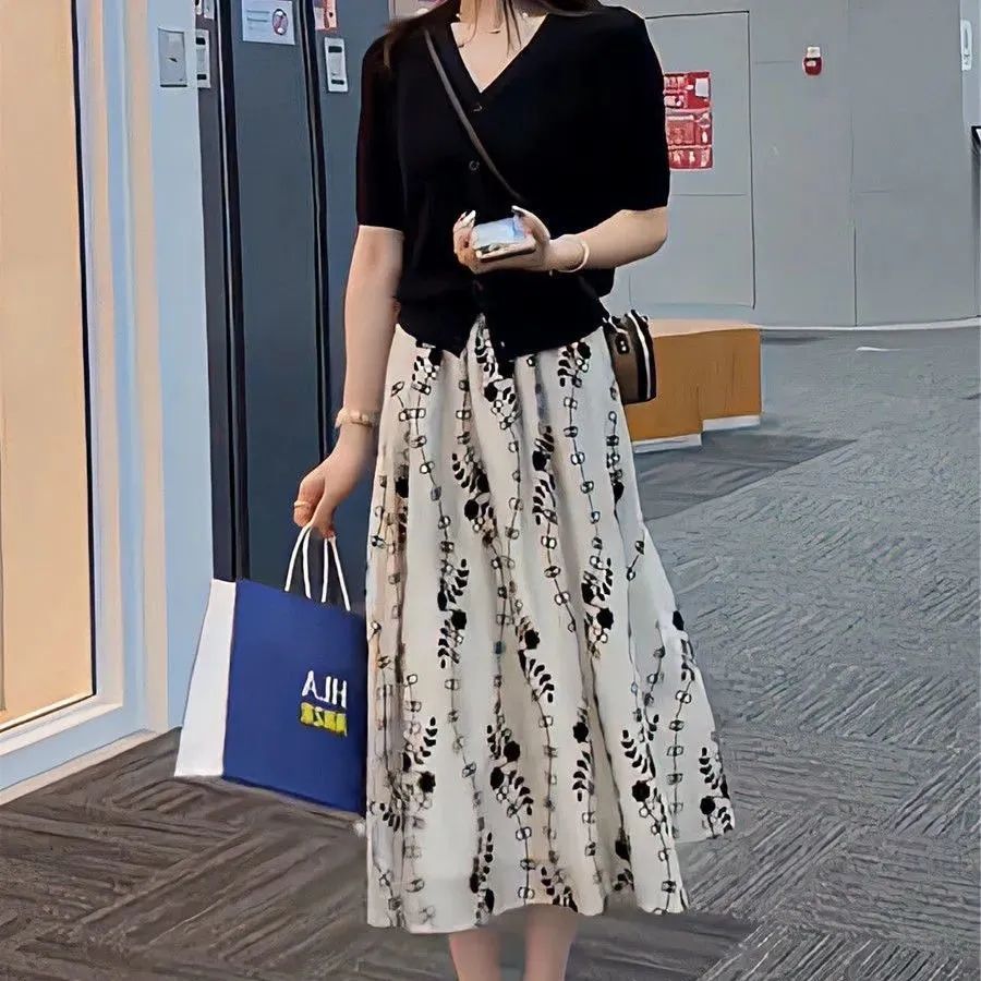 夏季套裝女ins潮一整套半身裙2022新款短袖女設計感小眾紐扣上衣