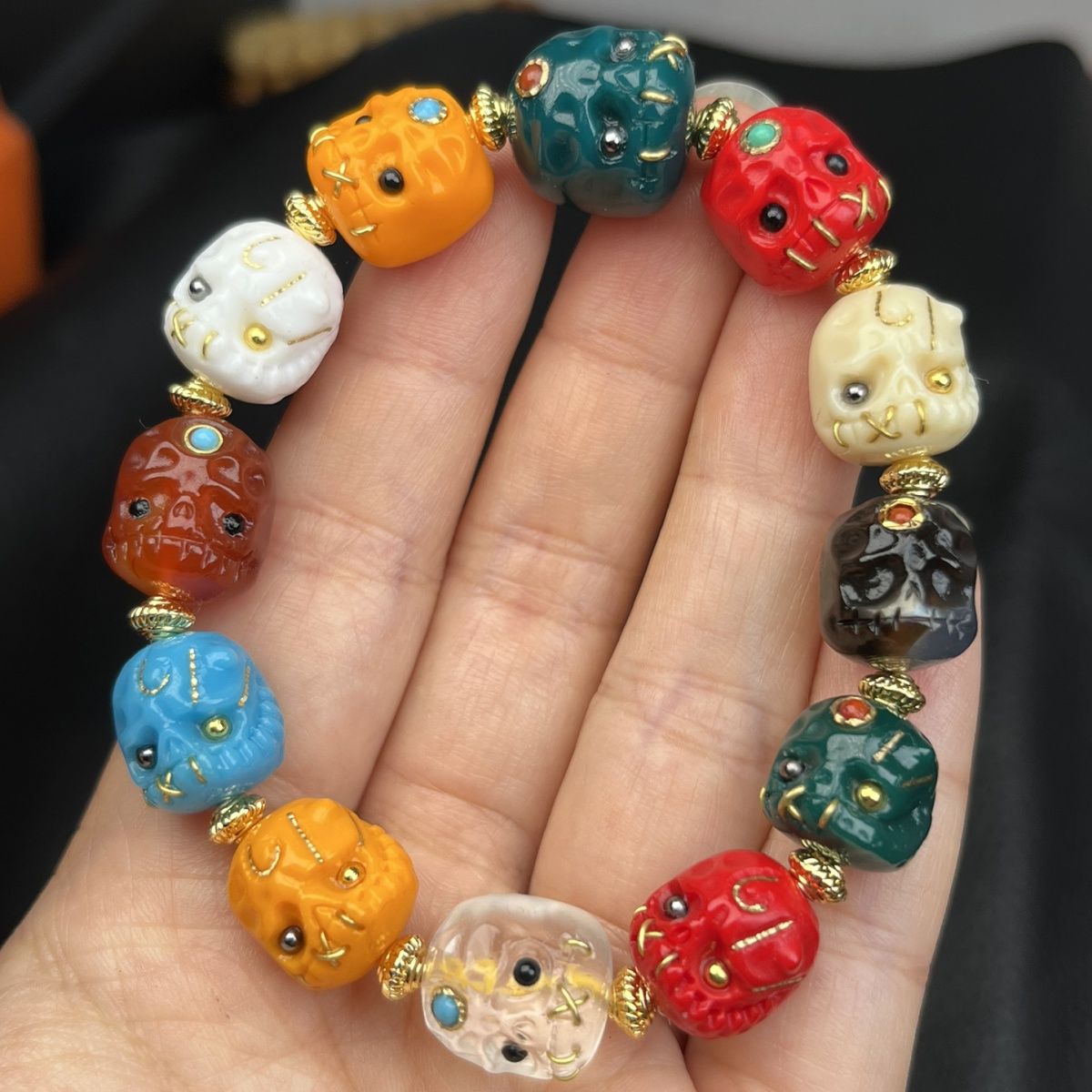 雪巴琉璃阿呆恶灵手串,款式多,精工搓金镶嵌,也可做diy配饰