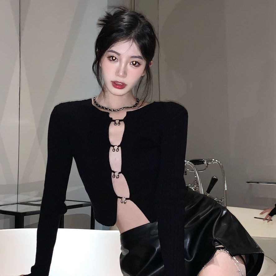 純欲風針織衫女設計感小眾辣妹性感心機2022春季新款短款打底上衣